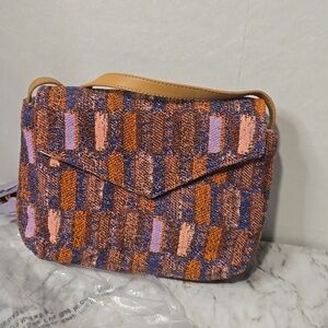 Knitted crossbody by universal threads